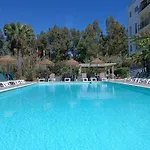 Bayside Salgados Апарт-отель
