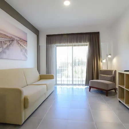 Bayside Salgados Apartahotel 3*