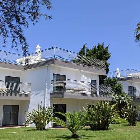 Bayside Salgados Apartahotel 3*