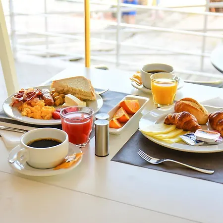 Bayside Salgados Apartahotel