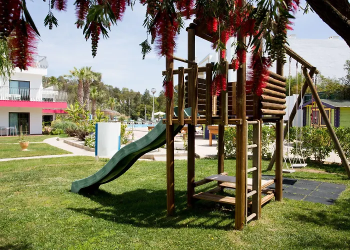 Bayside Salgados Apartmanhotel 3*