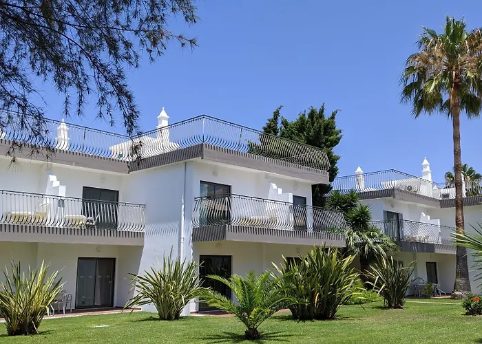 Bayside Salgados Apartmanhotel 3*