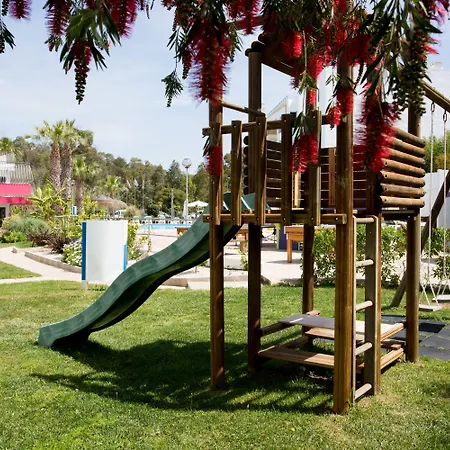 Bayside Salgados Aparthotel 3*