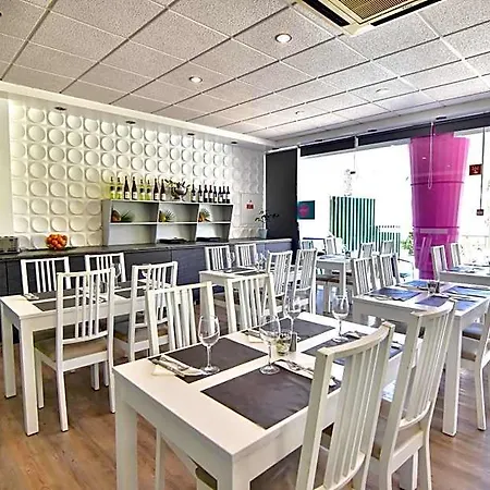 Bayside Salgados Aparthotel