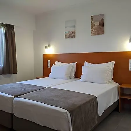 Bayside Salgados Aparthotel