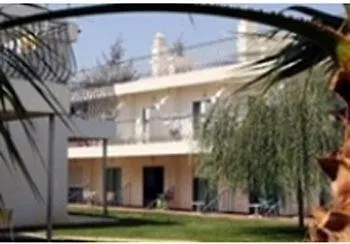 Bayside Salgados Aparthotel