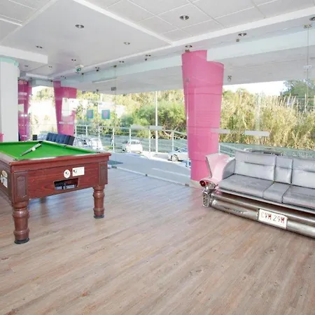 Bayside Salgados Aparthotel
