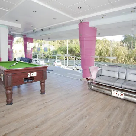Bayside Salgados Aparthotel
