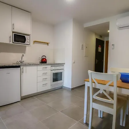 Bayside Salgados מלון דירות 3*